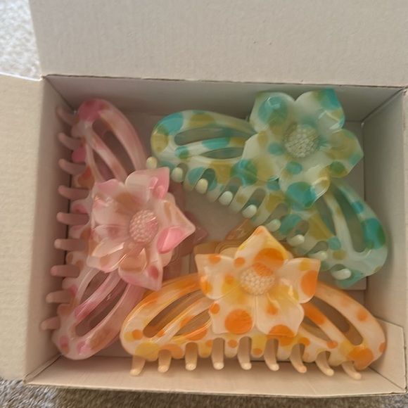 Hawaiian Flower Hair Claw Clips 3PCS Big Clips Nonslip - Picture 3 of 3